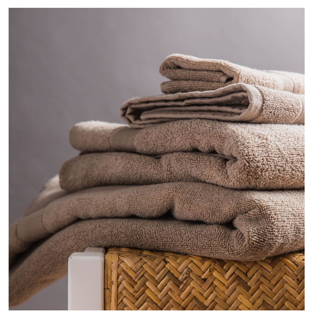 Luxury Cotton Monogrammed 8 Piece Towel Set - 5 Colors Available